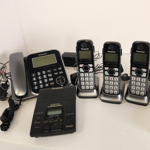 Panasonic KC-TG5562C Cordless Phone System Handheld Landline Digital 4 Handset - Picture 7 of 7